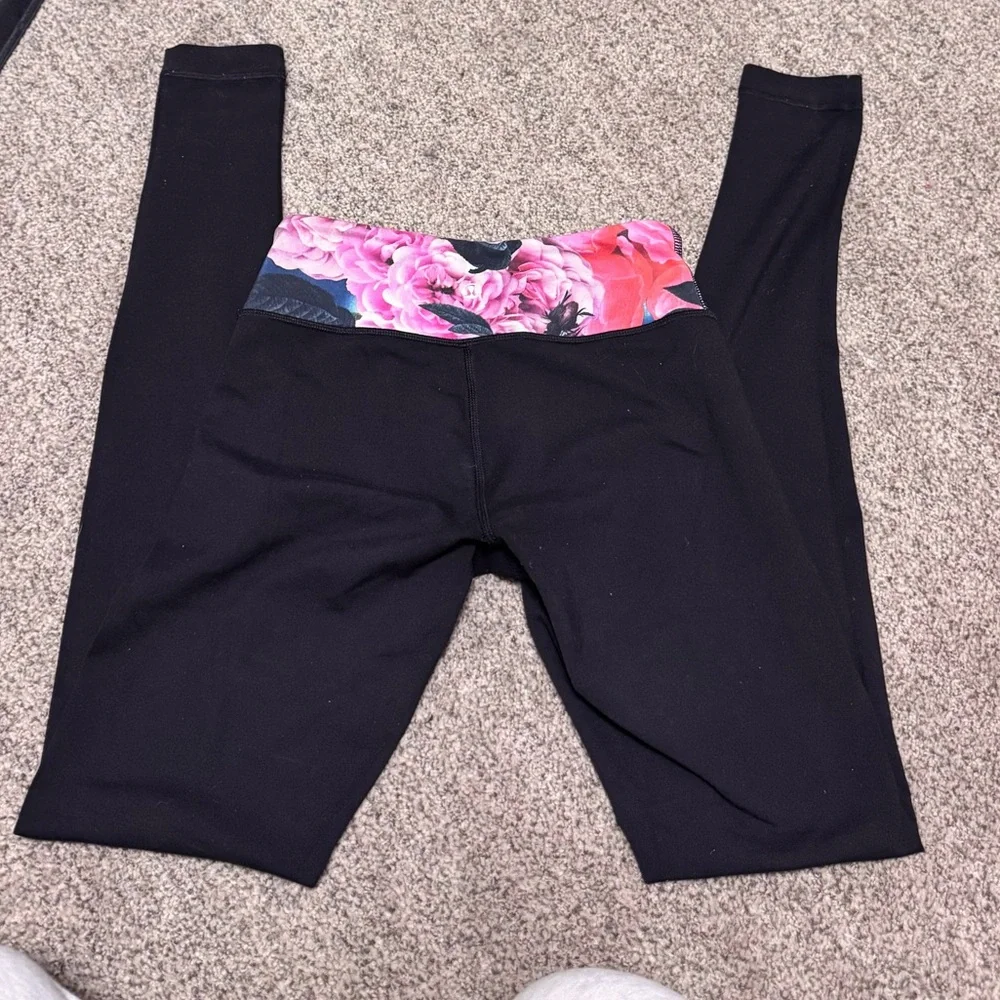 Lululemon *Reversible* Leggings - Picture 2 of 6